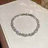 Pulsera de Cierre de Flor con Circonita, Chapada en Oro Real de 18 Quilates, Pulsera Retro de Moda y Exquisita, Joyería de Lujo Ligero y de Gama Alta para Mujeres