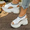 Sandálias Femininas Europeias e Americanas Transfronteiriças Sola Grossa Flyknit Casual Malha Estilo Transfronteiriço Verão Comércio Exterior Tamanho Grande Peixe Atacado Tamanho Grande