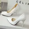 Tacones altos de aguja zapatos de cama para sexo mujer primavera verano charol superficie brillante punta fina centímetro zapatos de vestir dropshipping Ma Taibao en stock