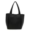 Nueva bolsa de hombro tipo tote retro europea y americana 2025, de gran capacidad, moderna y transfronteriza para mujer, bolso de mujer simple y elegante transfronterizo