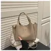 Bolsas para Mulheres 2025 Outono e Inverno Novas Bolsas Femininas Tendência Bolsas Transversais Portáteis Bolsas Cesta de Legumes Bolsas de Balde Populares de Alta Qualidade
