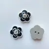 Novo Estilo Pequena Camélia Perfumada Flor de Trevo de Quatro Folhas Tamancos Sapatos de Feijão Material para Capa de Celular Acessórios Grampo de Cabelo Cabeça