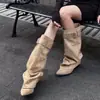 Botas Femininas Elegantes de Couro Macio, Moda Europeia e Americana, Bico Fino, Salto Grosso, com Design de Rebite e Fivela, Botas de Cano Largo com um Toque de Elegância