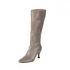 Botas longas de bico fino estilo francês para mulheres, nova coleção outono/inverno 2026, apresentando um salto fino, um design sexy e confortável, um estilo minimalista e elegante, e um visual fashion, semelhantes a botas de equitação