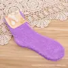 Meias de veludo coral de cor sólida para outono e inverno, meias grossas para dormir femininas, meias de meio veludo, meias de tubo para o chão, atacado transfronteiriço