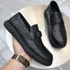Zapatos de Cuero para Hombre de Suela Blanda, Cómodos y Antideslizantes, Nuevos Zapatos Casuales de Estilo Británico para Negocios, Zapatos Perezosos Transpirables de Una Sola Pieza