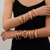 Nueva Pulsera Europea y Americana Popular Exagerada de Aleación de Ala Ancha Pulsera de Moda Personalizada Patrón Martillado Cepillada Pulsera con Hebilla de Resorte