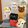 Jinnew Original Nuevo Estilo Chino Gato Pequeño Peluche Llavero Colgante Encanto Linda para Bolsa Muñeca de Dibujos Animados Venta al por Mayor