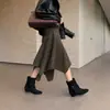 Botas Cortas Chunky de Punta Cuadrada para Mujer 2026 Nuevas Hebilla de Cinturón Oculta Aumentadoras de Altura Botas para Pantalones Botas Western Delgadas Retro Esmeriladas para Mujer