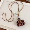 Carteira de Moedas Compacta de Couro com Estampa de Leopardo Colar Pingente Feminino Corda de Couro Corrente Longa para Suéter Bolsa de Armazenamento de Chaves Acessórios