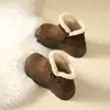Botas de Neve com Solado Grosso para Aumentar a Altura para Mulheres, Novo Estilo Inverno 2026, Botas Curtas Aconchegantes com Forro de Lã e Espessura Extra, Sapatos Quentes de Algodão com Plataforma para Pessoas Baixas