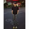 Calça de moletom versátil e solta estilo americano com listras xadrez, perna reta, cintura média com cordão, para homens, respirável, levemente elástica, calça casual longa