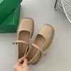 Zapatos Planos de Cuero Pequeños de Suela Blanda Estilo JK Japonés con Puntera Redonda 2024 Primavera Estilo Británico Hebilla de Una Sola Tira Perlas Planas para Mujer