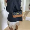 Bolsa Pequena Transversal da Moda para Mulheres Verão 2025 Nova Moda Estilo Coreano Acolchoada Popular Pequena Bolsa Quadrada