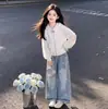 Conjunto de Dos Piezas con Sudadera con Capucha de Encaje Patchwork Estilo Dulce de Academia y Jeans Elegantes Versátiles para Niños Medianos y Grandes Tendencia Primavera/Otoño