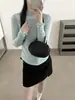26 Nuevo Estilo de Otoño Top, Estilo Coreano, Color Sólido, Cuello Semi Alto, Suéter de Punto con Mangas Largas Fruncidas, Camiseta Básica para Commuting para Mujer
