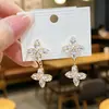 Arete de Flor Doble Fresca Dulce Delicada con Circonia Moda Simple Flor Incrustada con Circonia Temperamento Juvenil Arete para el Trabajo