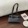 Elegante bolso de mano estilo coreano, nueva colección 2025, bolso de hombro para mujer, diseño único, bolso de axila, aspecto de alta gama, bolso tote cuadrado pequeño