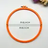 Nuevo Aro de Bordado de Plástico a Todo Color Múltiples Tamaños Ajustable Redondo Bordado de Punto de Cruz Hecho a Mano Aro de Bordado DIY Venta al por Mayor