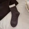 Calcetines de tela de lunares para mujer hasta la mitad de la pantorrilla, calcetines sin costuras de color block retro francés Maillard para primavera y otoño, adecuados para combinar con zapatos de cuero pequeños
