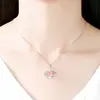 Kaiwei Venta Caliente Moda Madagascar Imitación Hibisco Cristal Colgante Temperamento de Reina Corona Diamante Rosa Colgante Collar