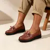 Zapatos de cuero de talla grande para todas las estaciones, suela blanda, antideslizantes, cómodos, suela de poliuretano, estilo chino, zapatos sencillos para mujeres de mediana edad y mayores, estilo étnico