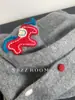 Cárdigan de Punto Bordado Rojo con Caballo Nuevo Año Reductor de Edad para Mujer, Suéter Abrigo Suave Versátil con Estilo, Tendencia Principios de Primavera 2026
