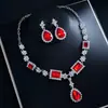 Aretes y Collar de Zirconia con Forma de Gota de Agua Vintage, Cadena para Clavícula de Gama Alta de Nicho, Exquisito Diseño Estilo Palacio, Elegante Accesorio para el Cuello para Mujeres