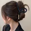 Presilha de cabelo marrom estilo francês para mulheres, moderna e versátil, com toque de luxo, presilha de tubarão, novo modelo 2026, acessório de cabelo tipo garra Maillard