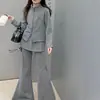 Conjunto Casual de Outono para Meninas 2026 Novo Estilo Moda Infantil Jaqueta com Gola Alta Calça Flare com Babados Conjunto de Duas Peças Tendência