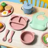 Juego de Vajilla para Bebé de Silicona de Grado Alimenticio de Seis Piezas, Plato Dividido con Ventosa, Babero, Tazón Anticaídas para Alimentación Infantil, Tenedor y Cuchara