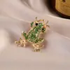 Broche Europeu e Americano de Rã Cravejada com Diamantes de Alto Padrão Broche de Strass Réptil Corsage Roupas Externas Acessórios de Pino para Joias