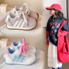 Zapatillas Antideslizantes para Niñas 2026 Primavera/Verano Nuevos Zapatos Casuales para Niños Zapatillas Transpirables para Correr para Niñas Mayores y Estudiantes
