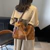 Bolsa feminina retrô de grande capacidade para deslocamento, nova moda 2025, bolsa transversal de ombro único, mochila casual leve