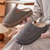 Chinelos de algodão masculinos para outono e inverno, tamanho extra grande, adequados para uso doméstico, interno e externo, antiderrapantes, silenciosos, com sola grossa, de toque macio, chinelos de algodão femininos
