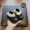 Sapatos de Bebê Menina Inverno Sola Macia Botas Princesa para Bebê Menina Sola Macia Sapatos para Bebê e Criança Pequena Sapatos de Algodão Forrados com Lã Botas Curtas para Crianças