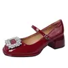 Primavera 2024 estilo francés retro strass punta cuadrada tacón bajo charol uniforme zapatos pequeños de cuero mujer hebilla cuadrada tacón grueso zapatos de una sola capa mujer