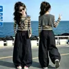 Conjunto de Niña Primavera/Otoño 2026 Estilo Nuevo Chal Rayado de Colores para Niños Ropa de Otoño Pantalones de Pierna Ancha para Niños Grandes Ropa Casual
