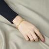 Novo Bracelete Dourado Flor de Quatro Folhas, Bracelete Coração com Coração, Modelo Quente de Celebridade da Internet Douyin, Bracelete para Atacado para Comerciantes de Transmissão ao Vivo