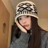 Sombrero Cubo de Cuadros de Diamantes Retro Coreano para Mujer Otoño/Invierno Hace que la Cara se Vea Más Pequeña Versátil Bloque de Color Circunferencia de Cabeza Grande Sombrero de Lana Tejido
