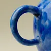 Jarra de Cerâmica Criativa para Compartilhar Chá com Design de Janela e Alça, Apresentando um Padrão de Floresta e Pinheiro em Azul e Verde, Adequada para Conjuntos de Chá Kung Fu