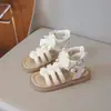 Sapatos de princesa com laço, sandálias de bico fechado para o verão de 2026, sapatos de praia infantis, sandálias antiderrapantes estilo coreano para meninas mais velhas