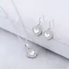 Conjunto de Joyería de Collar y Pendientes Flor de Trébol de Cuatro Hojas Dulce y Delicado, Diseño Coreano Sencillo, Cadena Versátil para Clavícula para Mujeres
