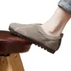 Zapatos de vestir sin cordones de cuero suave y suela blanda para comercio exterior transfronterizo 2024 nuevos mocasines cómodos de felpa para invierno