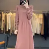 Nuevo Vestido de Lana de Longitud Media con Cuello Semi Alto Bordado de Hoja de Bambú para Mujer, Holgado, Largo por Encima de la Rodilla