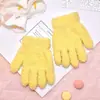 Guantes cálidos de medio terciopelo para niños de otoño e invierno, de cinco dedos, color liso, guantes protectores de punto coloridos simples para exteriores