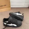 Zapatillas de Mujer de Nicho 2025 Nuevos Zapatos Versátiles de Moda Negros con Suelas Gruesas para Aumento de Altura, Mocasines Deportivos Casuales