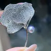 Broche colgante de rosa de lujo ligero de alta gama para mujer con microincrustaciones de circonio, elegante ramillete para traje, cheongsam, abrigo, accesorios, alfiler