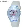 Novo Relógio KT Gato Desenho Animado Luminous Luminous LED Relógio Moda Silicone Infantil Relógio Escola Primária Feminino Atacado