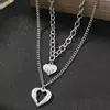 Collar de Cadena Metálica de Acero de Titanio Multicapa Hueco con Colgante de Corazón, Moda Retro Transfronteriza Europea y Americana de Gama Alta, Sencillo, Textura Metálica